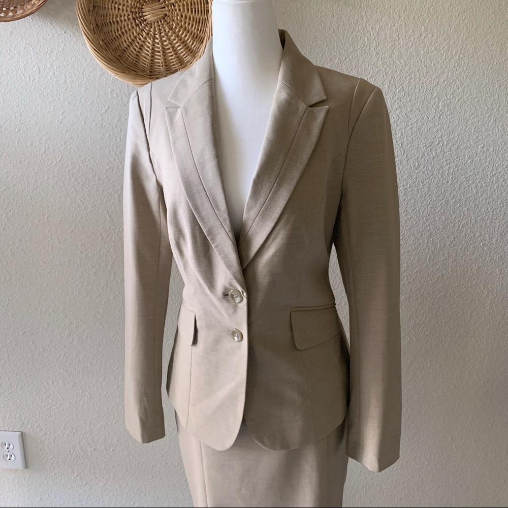 The Limited Fitted Blazer